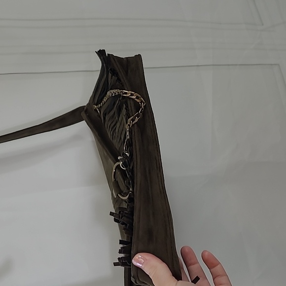 STEVE Madden Green Faux Suede Boho Shoulder Bag Purse with Chain Detail Festival - Picture 5 of 13